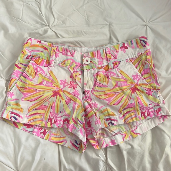 Lilly Pulitzer size 2 “Walsh” Short - Picture 1 of 3